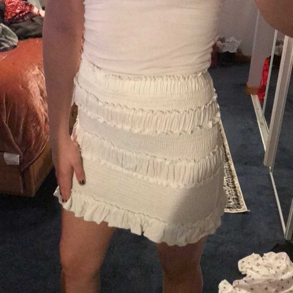 White textured mini skirt